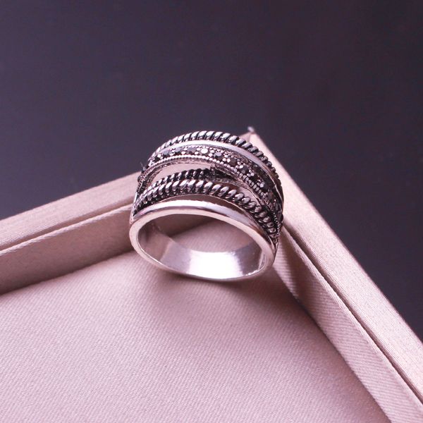 ajojewel black rhinestone vintage staggered rings for women silver color anniversary women's ring party jewelry, Golden;silver
ajojewel black rhinestone vintage staggered rings for women silver color anniversary women's ring party jewelry, Golden;silver