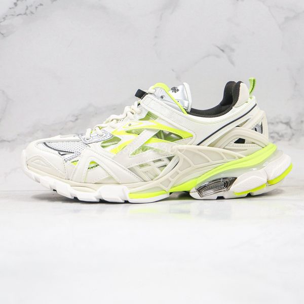 2020 new track2 sneaker triple s black white orange tripler paris mens shoes platform sports womens sneakers trek mens trainers d
2020 new track2 sneaker triple s black white orange tripler paris mens shoes platform sports womens sneakers trek mens trainers d