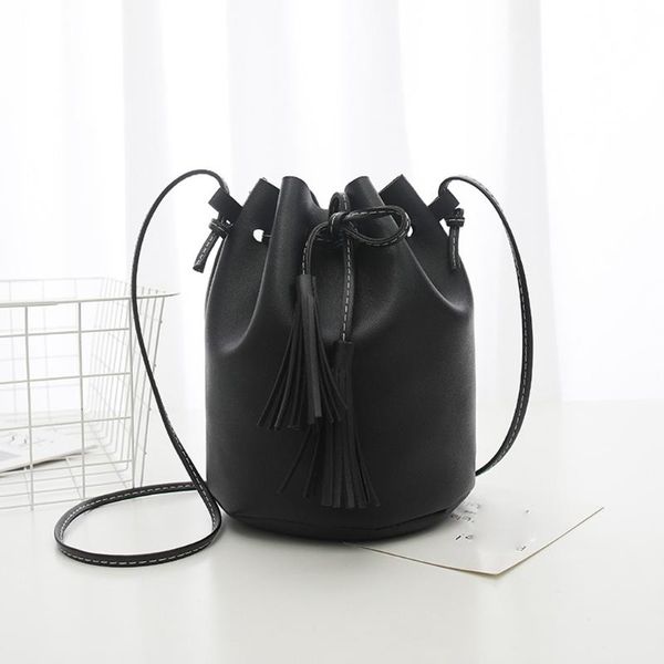 maioumy designer сумки highquality кожаные женские сумки сумки messenger сумки новая сумка tasselbucket сумки для плеча спецификаты 2020
maioumy designer сумки highquality кожаные женские сумки сумки messenger сумки новая сумка tasselbucket сумки для плеча спецификаты 2020