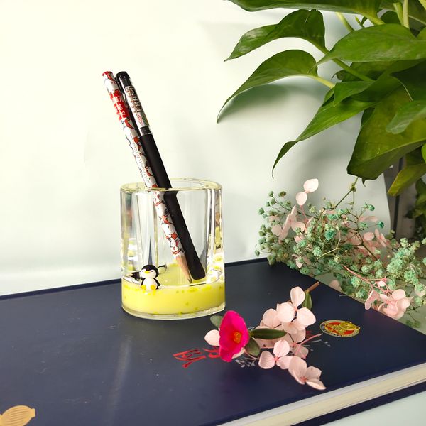 two liquid oil pen container love pen container creative gifts handicrafts student gifts logo custom made 
two liquid oil pen container love pen container creative gifts handicrafts student gifts logo custom made