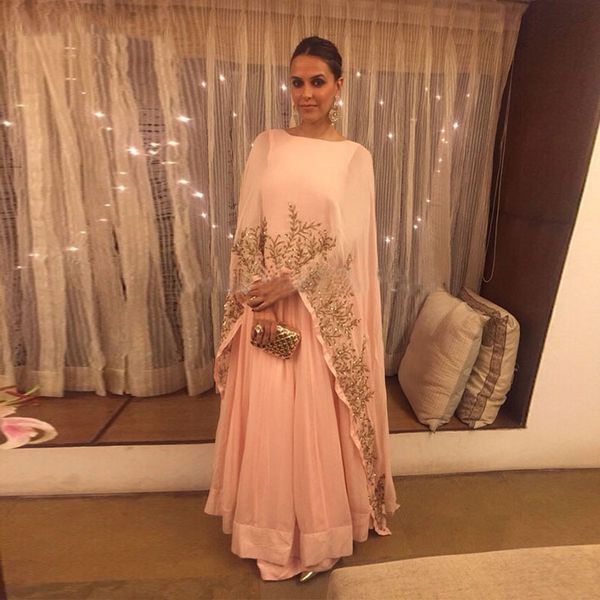 elegant arabic dubai long peach muslim prom dresses cape full sleeve gold lace appliques plus size chiffon formal evening gowns women dress, Black
elegant arabic dubai long peach muslim prom dresses cape full sleeve gold lace appliques plus size chiffon formal evening gowns women dress, Black