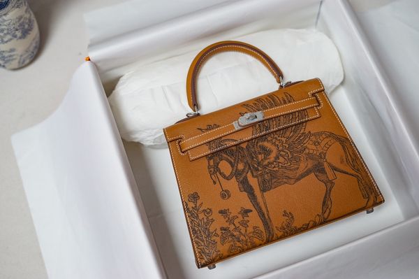 whosale fully handmade 25cm brown epsom leather graffiti keily purse, wax thread, in stock,contact me for details
whosale fully handmade 25cm brown epsom leather graffiti keily purse, wax thread, in stock,contact me for details