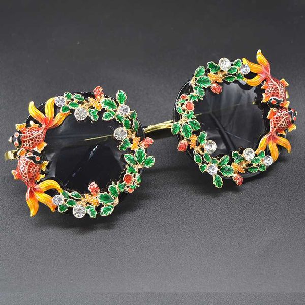 2020 luxury baroque sunglasses women metal flower vintage eyewear brand design sun glasses party fashion gafas, White;black
2020 luxury baroque sunglasses women metal flower vintage eyewear brand design sun glasses party fashion gafas, White;black