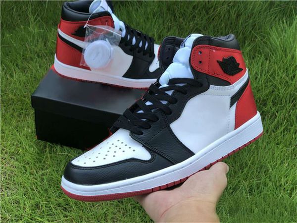 new fashion 1 high og shoes 1s red satin black toe men trainers women sports sneakers
new fashion 1 high og shoes 1s red satin black toe men trainers women sports sneakers