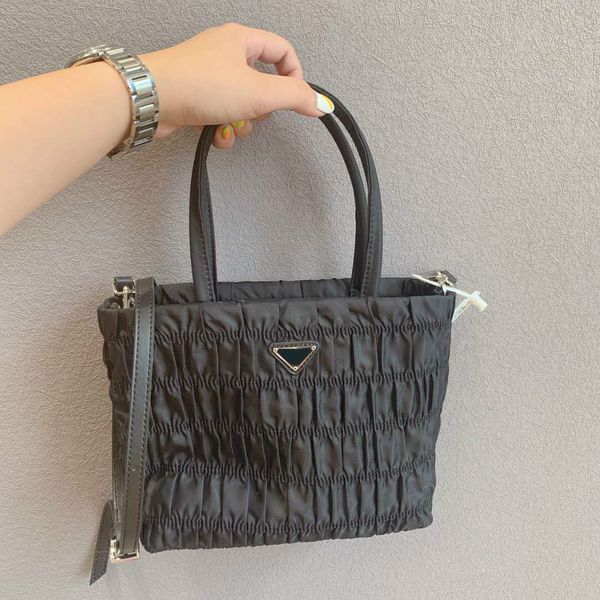 Women's Retro Handbag Designers Bags New Fashion Shoulder Bag Small Ruched Black Bag Large Capacity High Quality Light Fabric Vintage Style
Women's Retro Handbag Designers Bags New Fashion Shoulder Bag Small Ruched Black Bag Large Capacity High Quality Light Fabric Vintage Style