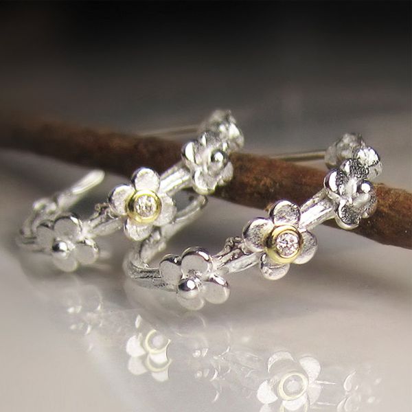 huitan silver color exquisite small flower hoop earring for women fresh style daily wearable trendy earrings accessories jewelry, Golden;silver
huitan silver color exquisite small flower hoop earring for women fresh style daily wearable trendy earrings accessories jewelry, Golden;silver