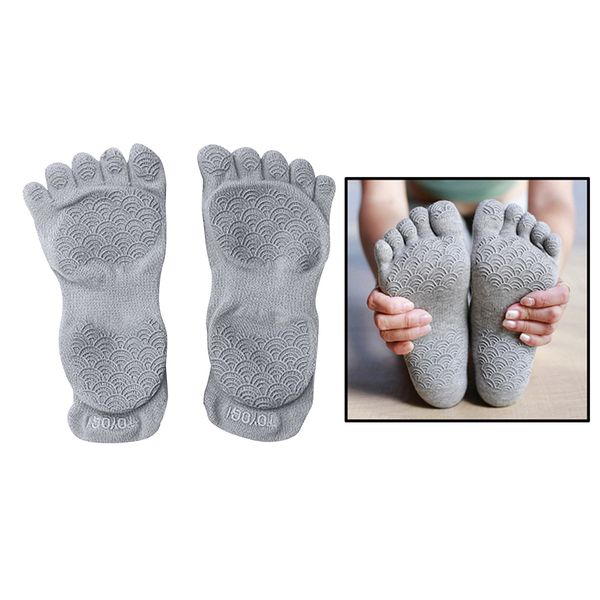 cotton 5 toe yoga socks for women with grip & non slip toeless half toe socks for ballet pilates barre dance, White;black
cotton 5 toe yoga socks for women with grip & non slip toeless half toe socks for ballet pilates barre dance, White;black