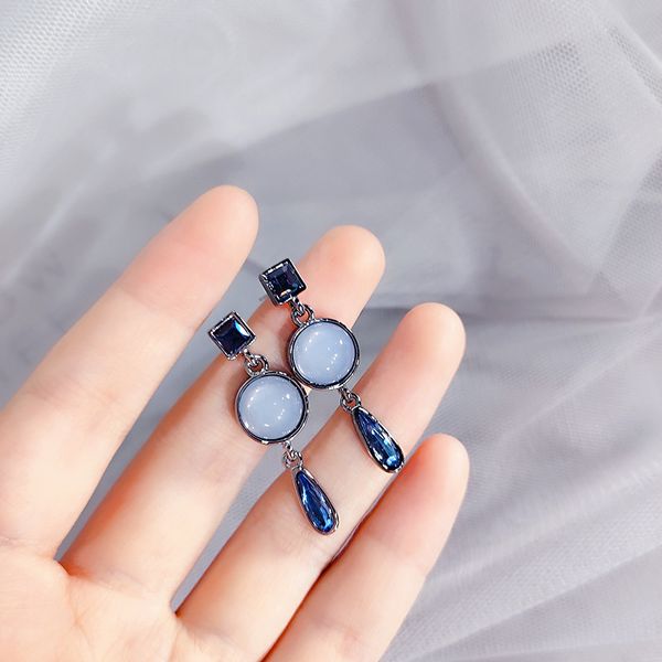 dangle & chandelier dominated 2021 fashion design geometric metal crystal water drop temperament delicate joker women earrings, Silver
dangle & chandelier dominated 2021 fashion design geometric metal crystal water drop temperament delicate joker women earrings, Silver