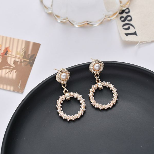 женский vintage темперамент имитация pearl круг мотаться серьги корейский простые моды для женщин девушки вспомогательное оборудование ювели, Silver 
женский vintage темперамент имитация pearl круг мотаться серьги корейский простые моды для женщин девушки вспомогательное оборудование ювели, Silver