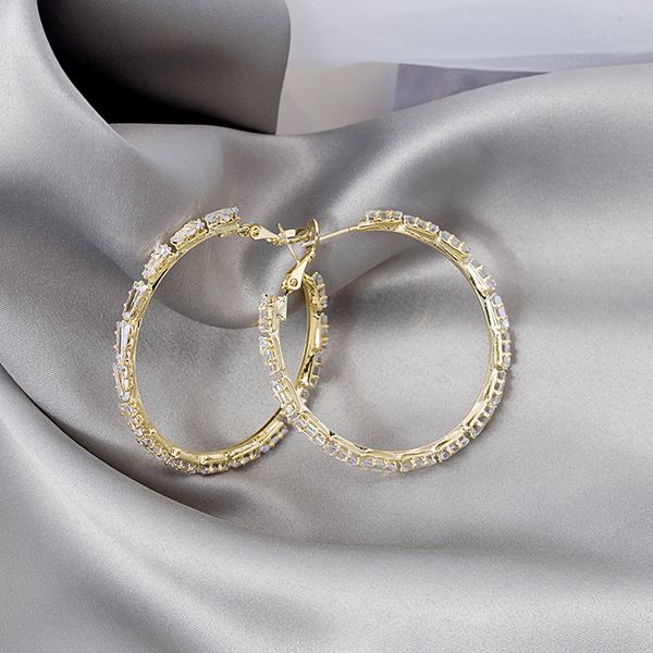 s925 anti-allergic exquisite micro-inlaid zircon earrings trendy all-match earrings, Golden;silver
s925 anti-allergic exquisite micro-inlaid zircon earrings trendy all-match earrings, Golden;silver