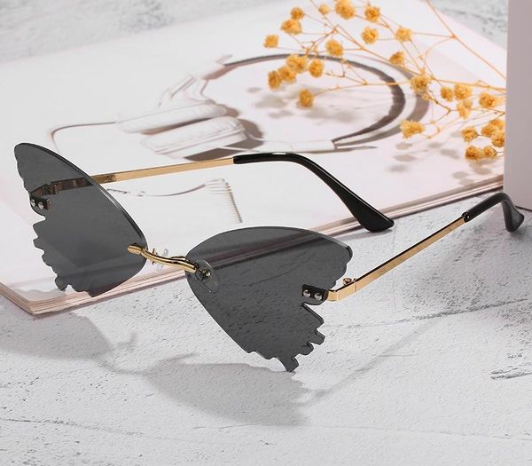 2020 butterfly sunglasses women brand designer blue fashion mirror sun glasses for women trendy shade uv400, White;black
2020 butterfly sunglasses women brand designer blue fashion mirror sun glasses for women trendy shade uv400, White;black