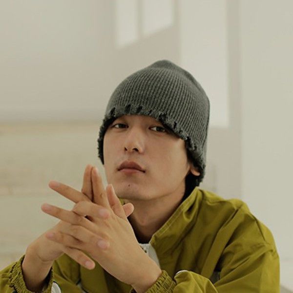 new ripped hole edging warm winter beanies solid color hat skull cap men women solid knitted skullies cap male black hat
new ripped hole edging warm winter beanies solid color hat skull cap men women solid knitted skullies cap male black hat