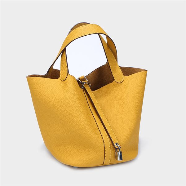 2020 new brand fashion colorful bag basket luxury designer womans bag lock picotin head layer cowhide bucket package hand carry handbag tide
2020 new brand fashion colorful bag basket luxury designer womans bag lock picotin head layer cowhide bucket package hand carry handbag tide
