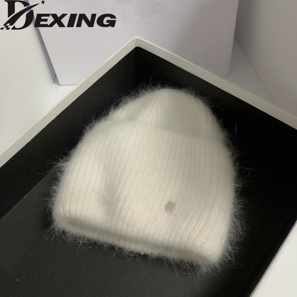 fur letter woman winter hat solid color autumn beanies matched warm soft bonnet skullies gift designer, Blue;gray
fur letter woman winter hat solid color autumn beanies matched warm soft bonnet skullies gift designer, Blue;gray