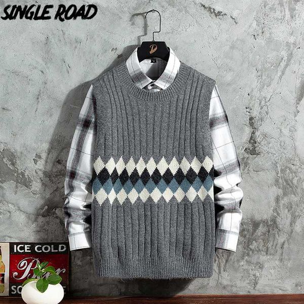 singleroad mens knitted argyle sweater vest men 2020 sleeveless jumper sweaters harajuku o-neck korean style grey sweater men, Black;white
singleroad mens knitted argyle sweater vest men 2020 sleeveless jumper sweaters harajuku o-neck korean style grey sweater men, Black;white