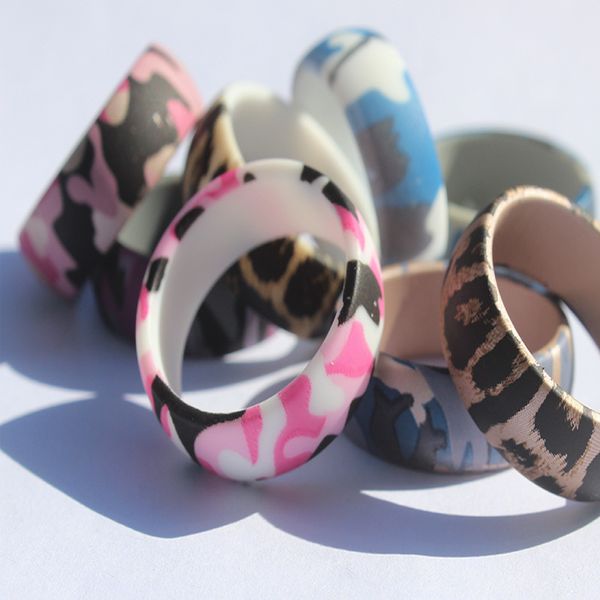 cluster rings 8.7mm leopard print silicone finger female ring for men girls office jewelry rubber wedding engagement size 12 13 14, Golden;silver
cluster rings 8.7mm leopard print silicone finger female ring for men girls office jewelry rubber wedding engagement size 12 13 14, Golden;silver