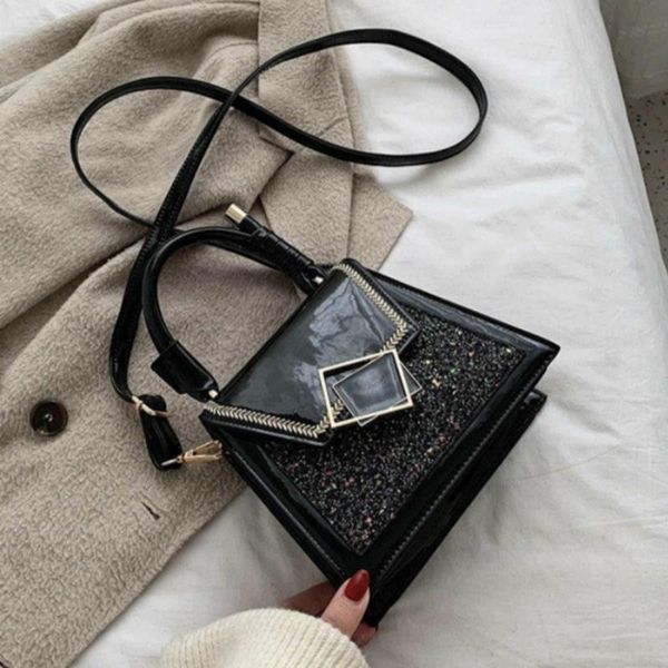 quality patent leather female shoulder bag sequins crossbody bags for women casual flap bag patchwork ladies' messenger sac
quality patent leather female shoulder bag sequins crossbody bags for women casual flap bag patchwork ladies' messenger sac