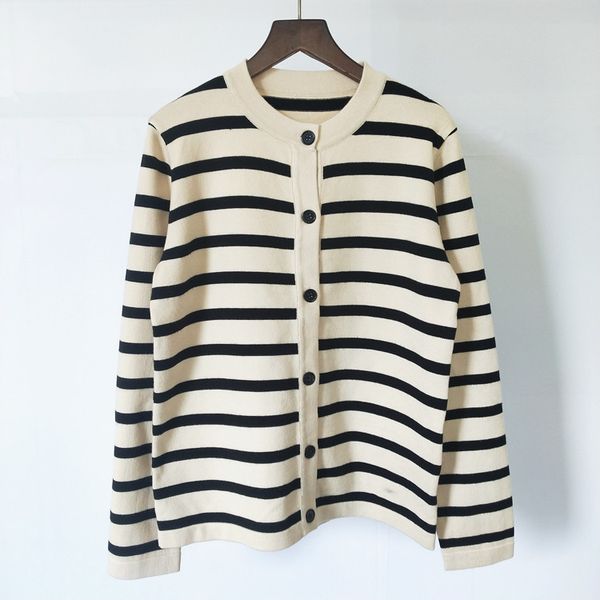 womens luxury sweater blouse autumn winter cashmere sweaters button patchwork casual female blouses and women designer sweaters, White;black
womens luxury sweater blouse autumn winter cashmere sweaters button patchwork casual female blouses and women designer sweaters, White;black