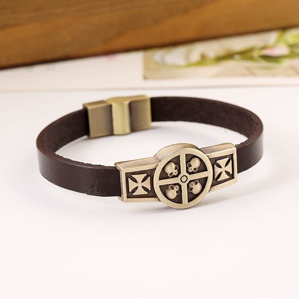 new alloy skull star moom bracelet leather cowhide men's bracelet vintage magnetic buckle charm bracelets fashion jewelry, Golden;silver
new alloy skull star moom bracelet leather cowhide men's bracelet vintage magnetic buckle charm bracelets fashion jewelry, Golden;silver