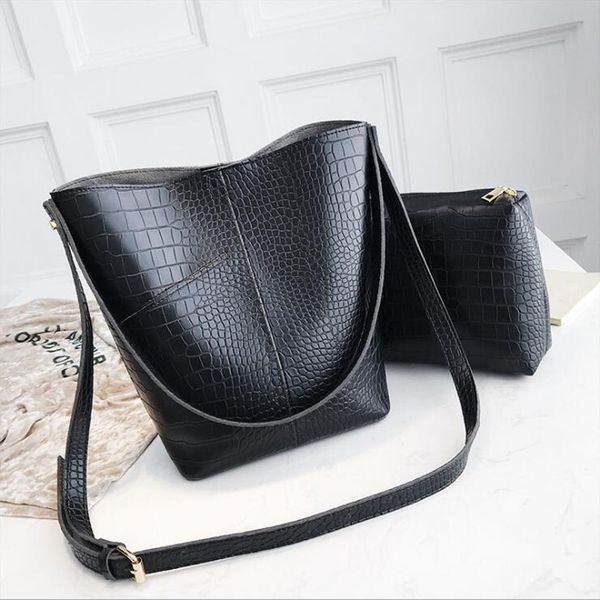 women bag oil wax womens leather handbags luxury lady hand bags with purse pocket women messenger bag big tote sac bols
women bag oil wax womens leather handbags luxury lady hand bags with purse pocket women messenger bag big tote sac bols