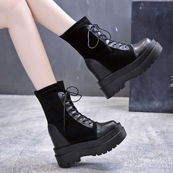 2021 new winter boots women solid color middle heel female motorcycle boots buckle strap fashion round toe ankle patchwork boot, Black
2021 new winter boots women solid color middle heel female motorcycle boots buckle strap fashion round toe ankle patchwork boot, Black