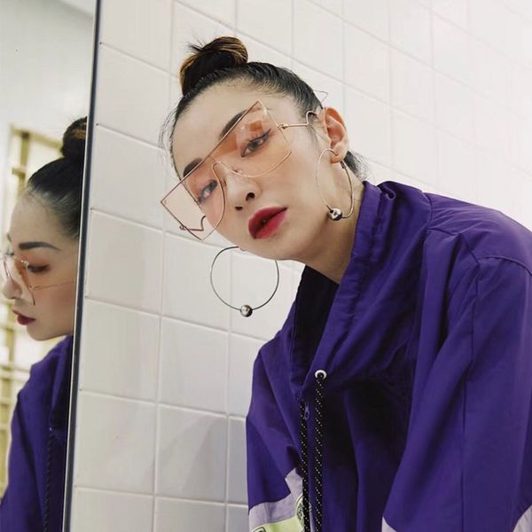 крупногабаритные cat eye солнцезащитные очки женщины luxulry марка дизайнер металл площади синий желтый прозрачные линзы солнцезащитные очки, White;black
крупногабаритные cat eye солнцезащитные очки женщины luxulry марка дизайнер металл площади синий желтый прозрачные линзы солнцезащитные очки, White;black