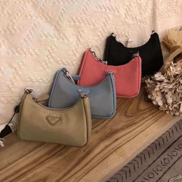 2020 deisigner shoulder bag for women chest pack lady tote chains handbags presbyopic purse messenger bag designer handbags canvas wholesale
2020 deisigner shoulder bag for women chest pack lady tote chains handbags presbyopic purse messenger bag designer handbags canvas wholesale