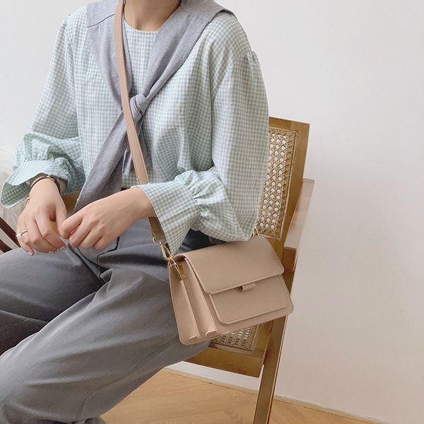 popular korean style autumn women's bag 2020 new style retro western simple shoulder bag women's small
popular korean style autumn women's bag 2020 new style retro western simple shoulder bag women's small