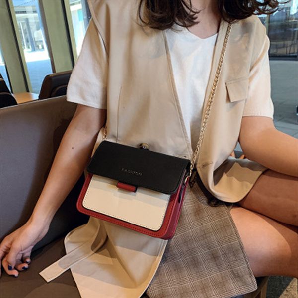 new small flap crossbody сумки для женщин 2020 vintage кожа англия стиль женской сумочке моды цепи вскользь открытый мешок женщин
new small flap crossbody сумки для женщин 2020 vintage кожа англия стиль женской сумочке моды цепи вскользь открытый мешок женщин