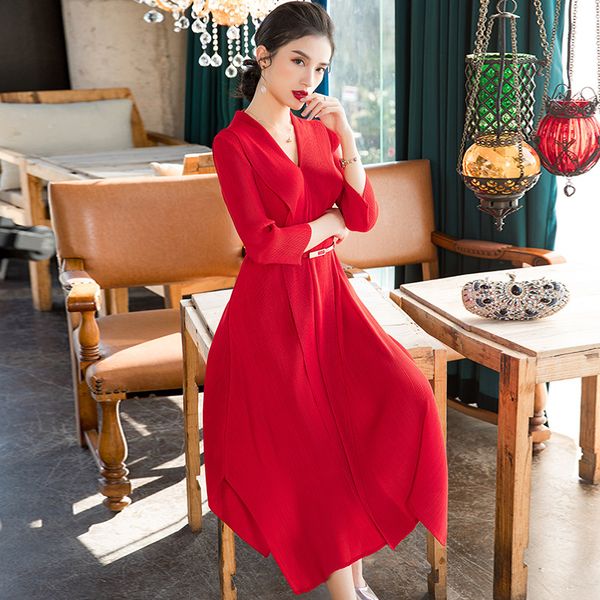 spring 2020 women's slim fit lace up a-line dress office women elegant v-neck pleated dress lady business party red black, Black;gray
spring 2020 women's slim fit lace up a-line dress office women elegant v-neck pleated dress lady business party red black, Black;gray