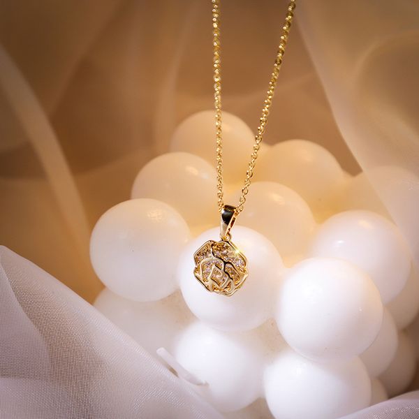 pendant necklaces hollow rose korean style micro inlaid zircon necklace fashion clavicle chain sweet women's holiday gift, Silver
pendant necklaces hollow rose korean style micro inlaid zircon necklace fashion clavicle chain sweet women's holiday gift, Silver