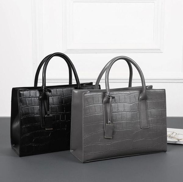 2020 women handbag alligator totes large capacity dress lady bag temperament business trip bag
2020 women handbag alligator totes large capacity dress lady bag temperament business trip bag