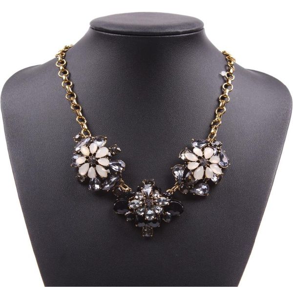 2020 new fashion crystal flower chain gold necklace design for women glass rhinestone pendant jewelry, Silver
2020 new fashion crystal flower chain gold necklace design for women glass rhinestone pendant jewelry, Silver