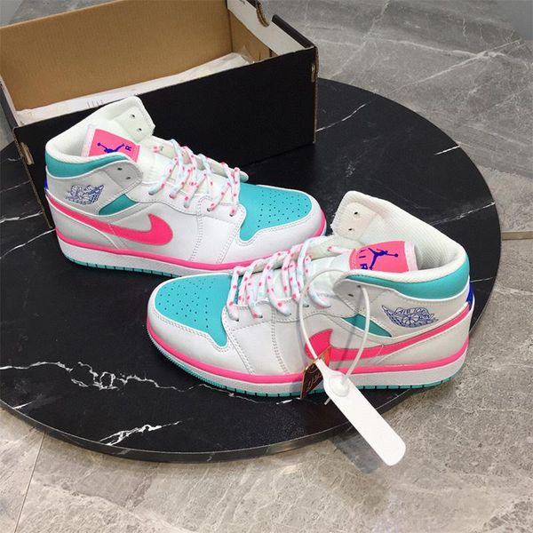 designer womens casual shoes luxury white cyan pink color matching jagged bottom round head sneakers with box size 35-46, Black
designer womens casual shoes luxury white cyan pink color matching jagged bottom round head sneakers with box size 35-46, Black