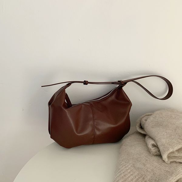 new vintage women large capacity totes bag quality leather wide strap shoulder bag ins chic female crossbody bags
new vintage women large capacity totes bag quality leather wide strap shoulder bag ins chic female crossbody bags