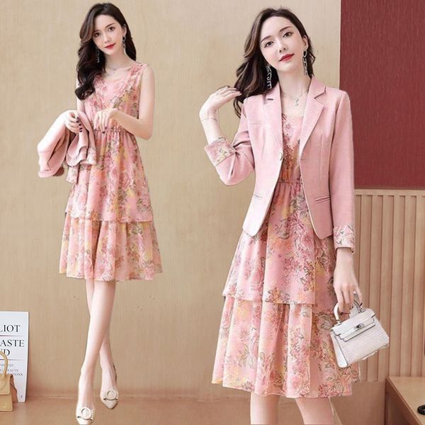 2020 spring and autumn new floral chiffon camisole jump pantsbody pants jump pantsfeminine light mature style suit professional two-piece su, Gray
2020 spring and autumn new floral chiffon camisole jump pantsbody pants jump pantsfeminine light mature style suit professional two-piece su, Gray