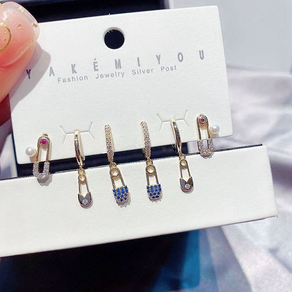 migga 3 пары pin shaped мотаться серьги пакет золотой цвет красочные фианитами серьги для женщин партии, Silver
migga 3 пары pin shaped мотаться серьги пакет золотой цвет красочные фианитами серьги для женщин партии, Silver