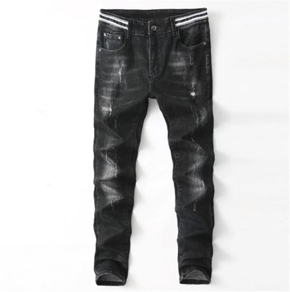 Men's autumn and winter new jeans slim feet retro soot embroidery international brand Men's leisure cotton length
Men's autumn and winter new jeans slim feet retro soot embroidery international brand Men's leisure cotton length