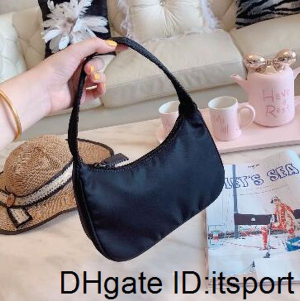 classic deluxe women designer bags nylon purse crescent bag match fluorescent handbags wallet tote parachute fabric totes
classic deluxe women designer bags nylon purse crescent bag match fluorescent handbags wallet tote parachute fabric totes