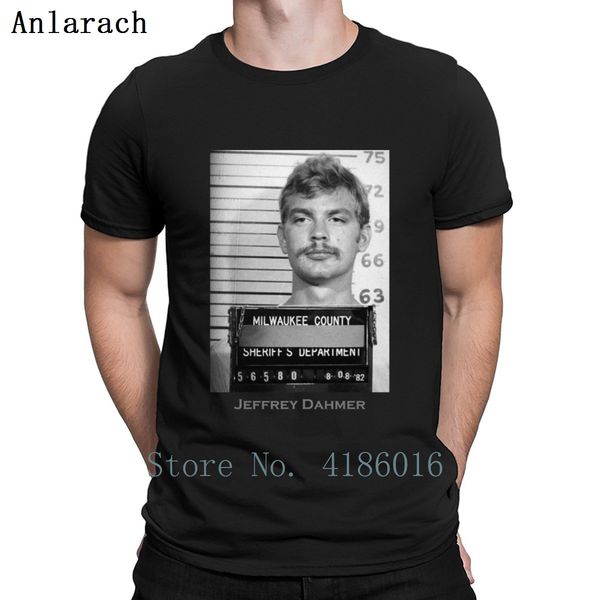 jeffrey dahmer serial killer mugst shirt size s-5xl cool famous summer style novelty short sleeve comical print shirt
jeffrey dahmer serial killer mugst shirt size s-5xl cool famous summer style novelty short sleeve comical print shirt
