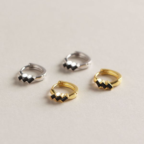 korea korean version of s925 sterling silver trendy personality geometric black rectangular zircon silver earrings ear buckle, Golden;silver
korea korean version of s925 sterling silver trendy personality geometric black rectangular zircon silver earrings ear buckle, Golden;silver