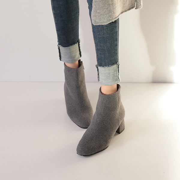women's ankle boots leather size 33-42 ankle boots square head thick heel side zipper winter shoes women 2020, Black
women's ankle boots leather size 33-42 ankle boots square head thick heel side zipper winter shoes women 2020, Black