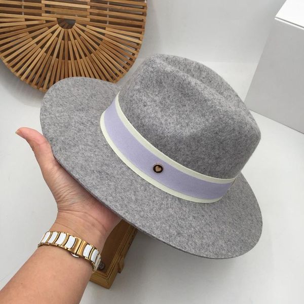 fleece hat color ribbon white light purple ribbon double black metal logo jazz hat, Blue;gray
fleece hat color ribbon white light purple ribbon double black metal logo jazz hat, Blue;gray