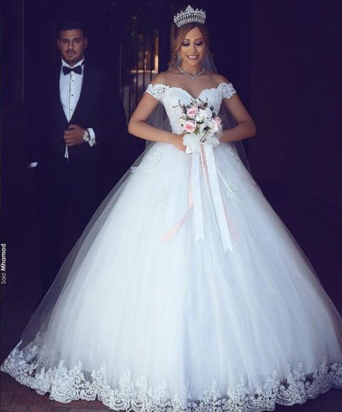 elegant arabic off shoulder ball gown wedding dresses appliques lace long garden bridal gowns plus size bride dress vestidos de novia, White
elegant arabic off shoulder ball gown wedding dresses appliques lace long garden bridal gowns plus size bride dress vestidos de novia, White