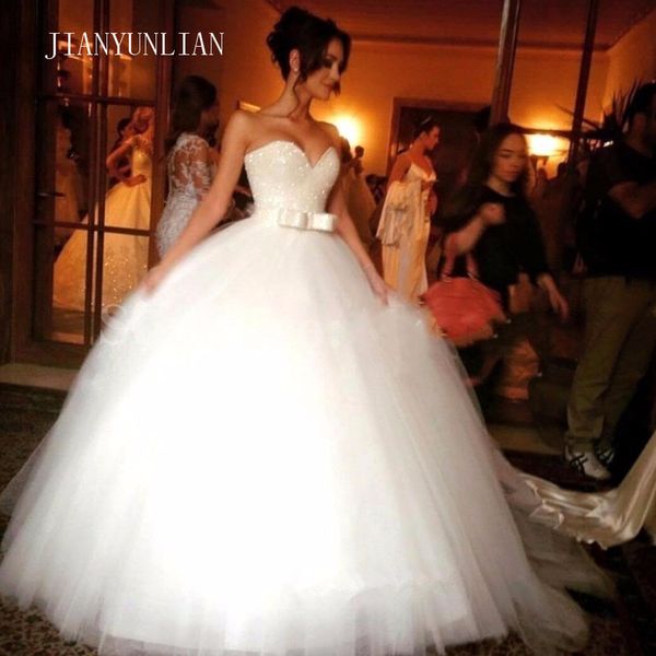 2020 new prom gown sweetheart sleeveless white ivory tulle bridal wedding dress bride gown plus siz, Blue;red
2020 new prom gown sweetheart sleeveless white ivory tulle bridal wedding dress bride gown plus siz, Blue;red