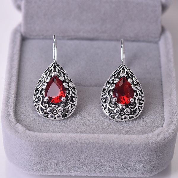 solid s925 silver ruby diamond earring for women waterdrop pear earrings carved red z gemstone garnet earrings
solid s925 silver ruby diamond earring for women waterdrop pear earrings carved red z gemstone garnet earrings