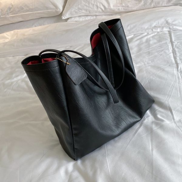 luxurys designers bags single shoulder big female 2020 new style fashion all-match texture large capacity fashion handbag tote bag
luxurys designers bags single shoulder big female 2020 new style fashion all-match texture large capacity fashion handbag tote bag
