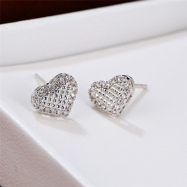 minimalist female white crystal stone earrings rose gold silver color stud earrings cute heart small wedding for women, Golden;silver
minimalist female white crystal stone earrings rose gold silver color stud earrings cute heart small wedding for women, Golden;silver