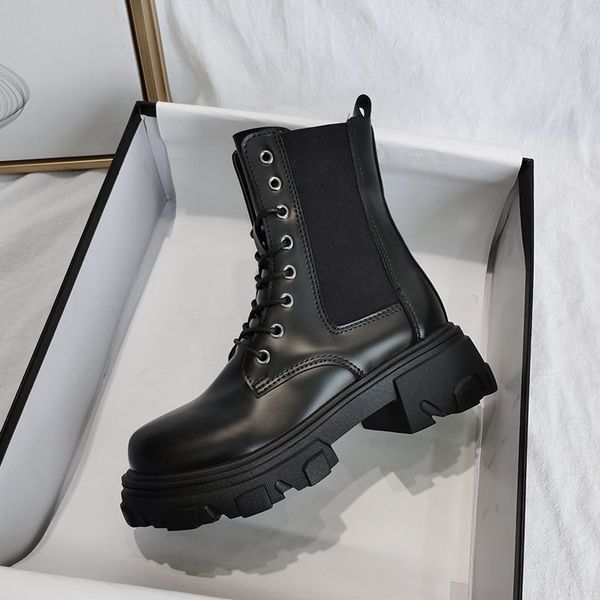 2020 new chain women leather autumn boots block heel gothic black punk style platform shoes female footwear botas mujer
2020 new chain women leather autumn boots block heel gothic black punk style platform shoes female footwear botas mujer