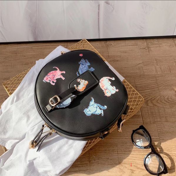 Designer Shoulder Bag Women Luxury Handbag Textured Round Bags Fashion Brand Bags GYS2003025
Designer Shoulder Bag Women Luxury Handbag Textured Round Bags Fashion Brand Bags GYS2003025